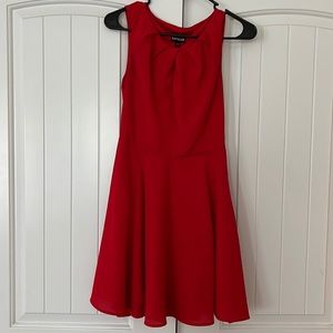 Express, excellent condition, pet free, smoke free home